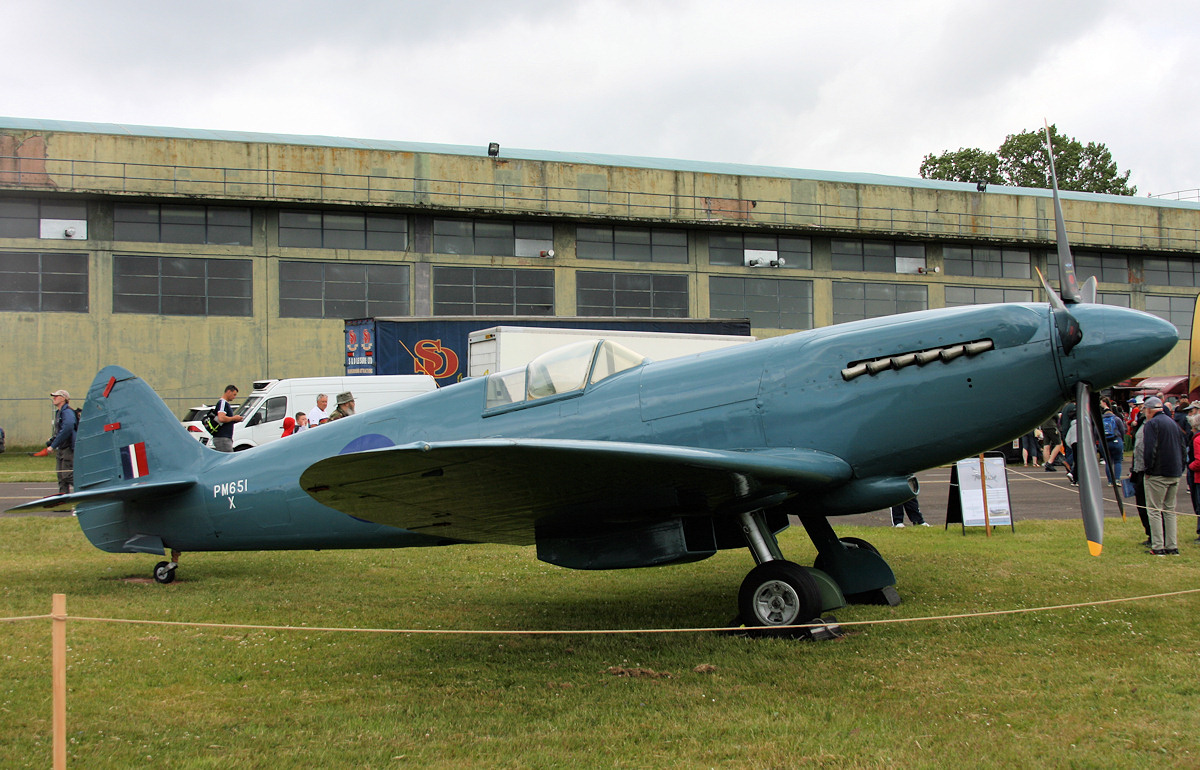 Static blue reconnaissance Spitfire PR. XIX - PM651.